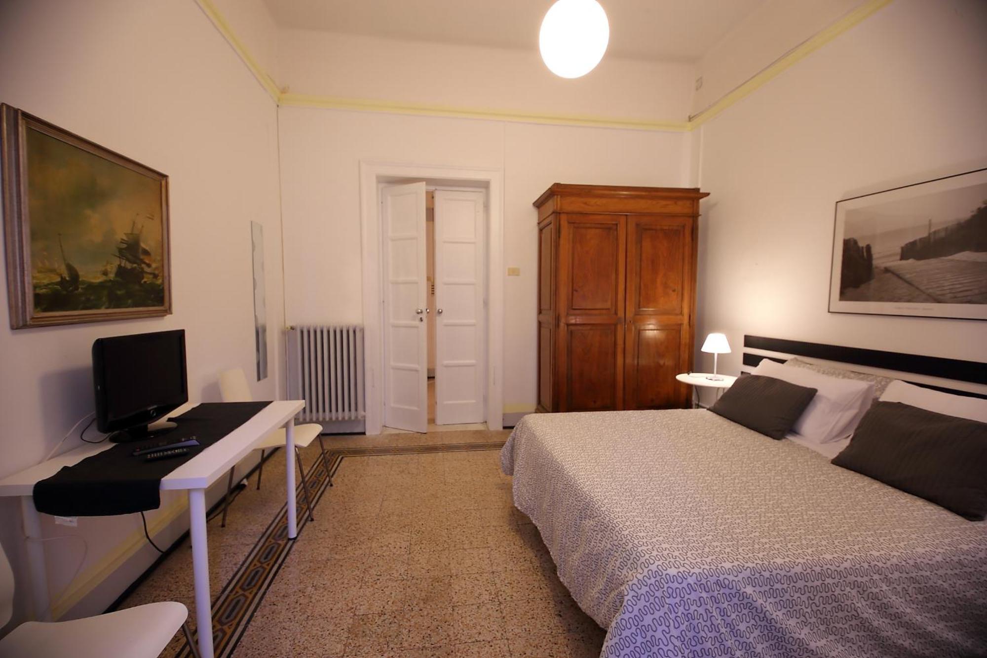 And - - Gasthof Bari
